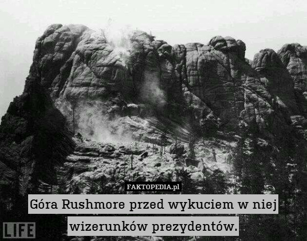 Góra Rushmore przed wykuciem w niej wizerunków prezydentów. 