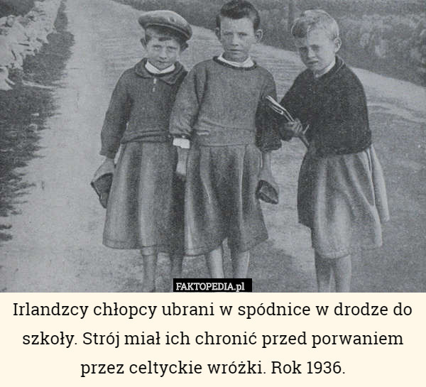 Irlandzcy chłopcy ubrani w spódnice w drodze do szkoły. Strój miał ich chronić przed porwaniem przez celtyckie wróżki. Rok 1936. 