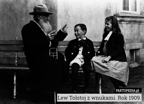 Lew Tołstoj z wnukami. Rok 1909. 