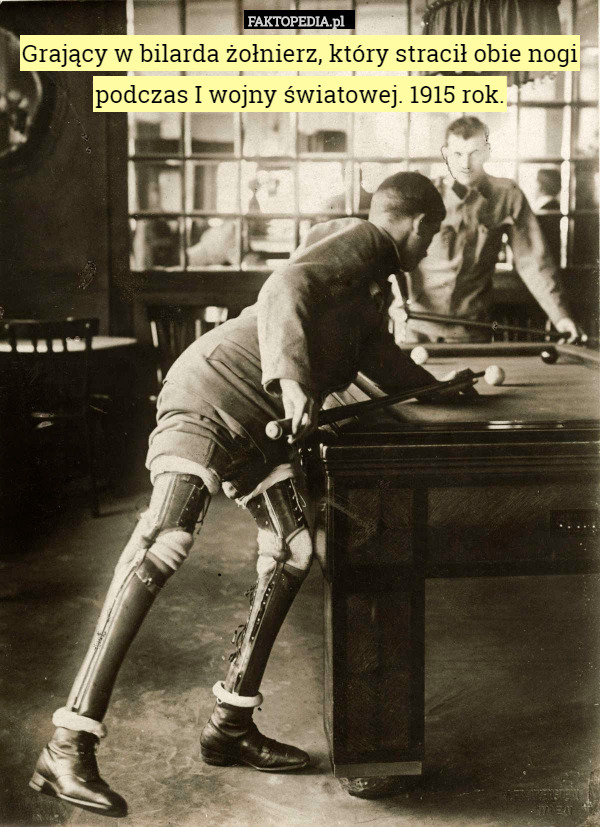Grający w bilarda żołnierz, który stracił obie nogi podczas I wojny światowej. 1915 rok. 
