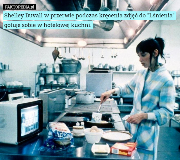 Shelley Duvall w przerwie podczas kręcenia zdjęć do "Lśnienia" gotuje sobie w hotelowej kuchni. 
