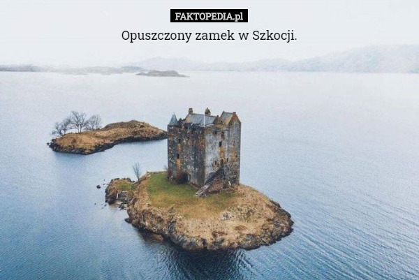 Opuszczony zamek w Szkocji. 