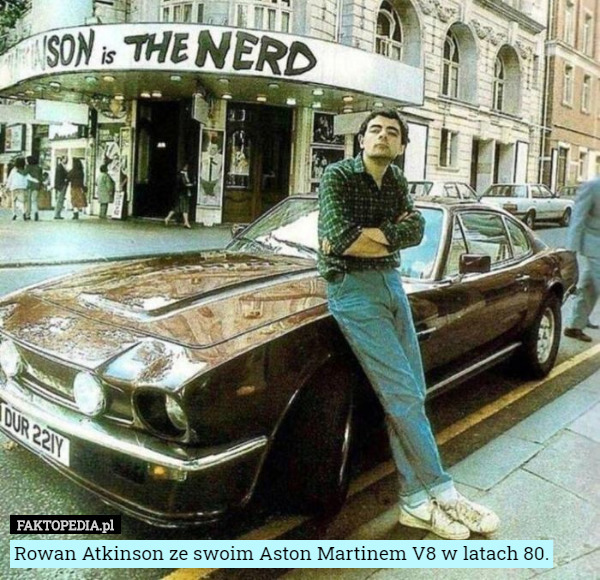 Rowan Atkinson ze swoim Aston Martinem V8 w latach 80. 