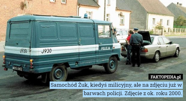 Samochód Żuk, kiedyś milicyjny, ale na zdjęciu już w barwach policji. Zdjęcie z ok. roku 2000. 