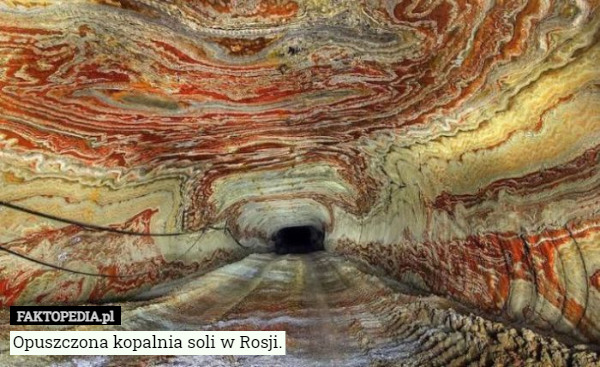 Opuszczona kopalnia soli w Rosji. 