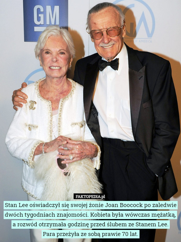 Stan Lee oświadczył się swojej żonie Joan Boocock po zaledwie dwóch tygodniach znajomości. Kobieta była wówczas mężatką, a rozwód otrzymała godzinę przed ślubem ze Stanem Lee.
Para przeżyła ze sobą prawie 70 lat. 
