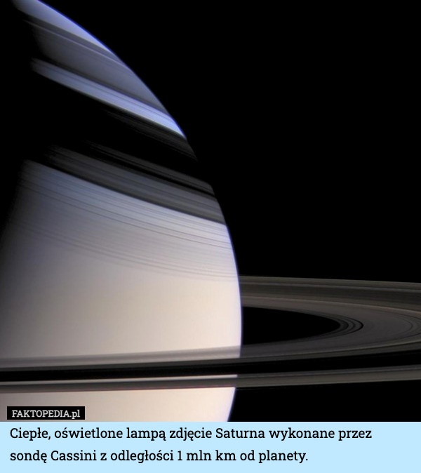 Ciepłe, oświetlone lampą zdjęcie Saturna wykonane przez sondę Cassini z odległości 1 mln km od planety. 