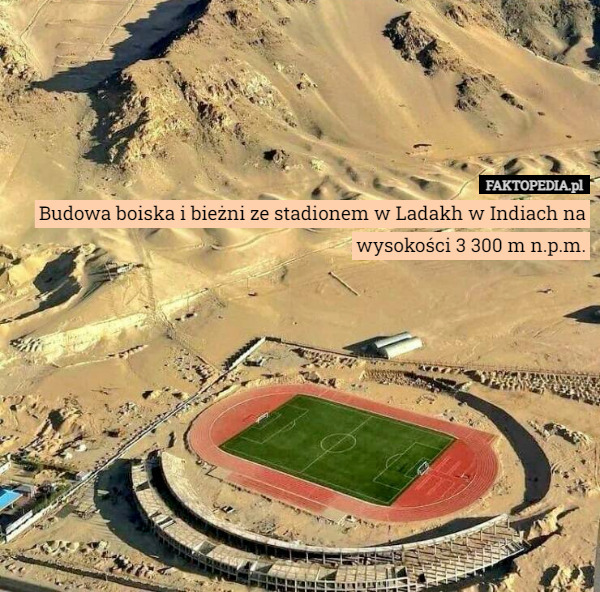 Budowa boiska i bieżni ze stadionem w Ladakh w Indiach na wysokości 3 300 m n.p.m. 