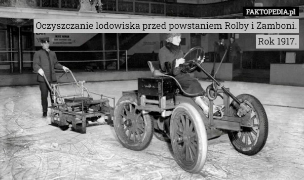 Oczyszczanie lodowiska przed powstaniem Rolby i Zamboni.
Rok 1917. 