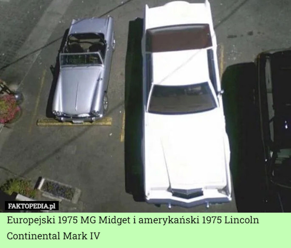 Europejski 1975 MG Midget i amerykański 1975 Lincoln Continental Mark IV 