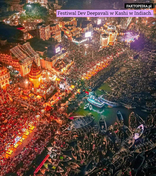 Festiwal Dev Deepavali w Kashi w Indiach. 