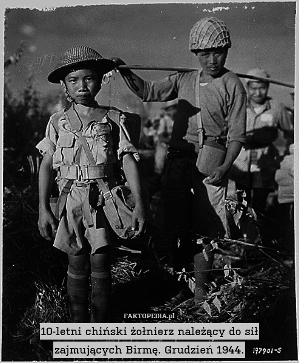 10-letni chiński żołnierz należący do sił zajmujących Birmę. Grudzień 1944. 