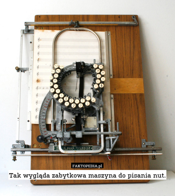 Tak wygląda zabytkowa maszyna do pisania nut. 