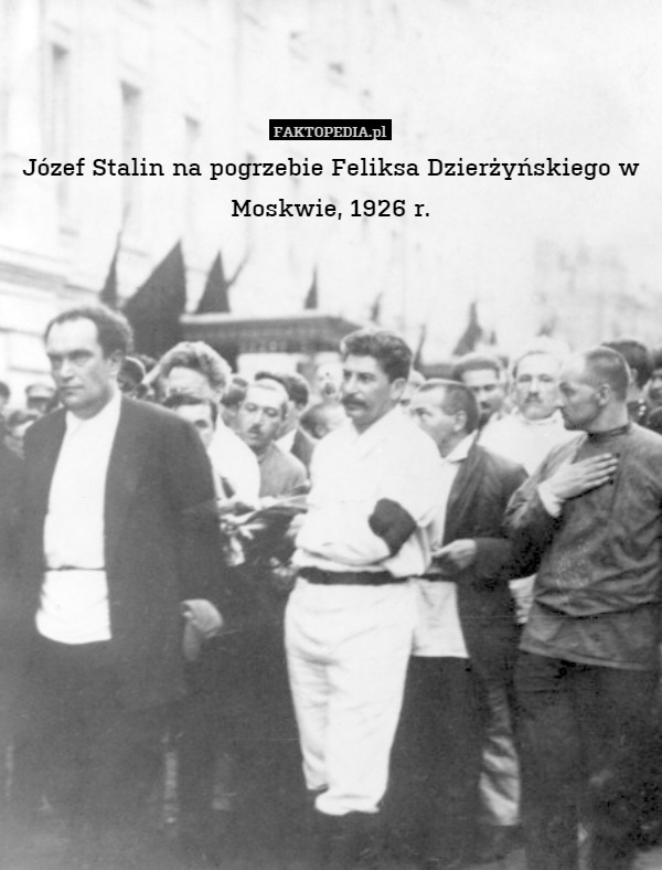 Józef Stalin na pogrzebie Feliksa Dzierżyńskiego w Moskwie, 1926 r. 