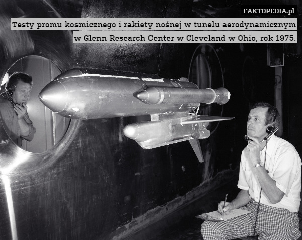 Testy promu kosmicznego i rakiety nośnej w tunelu aerodynamicznym w Glenn Research Center w Cleveland w Ohio, rok 1975. 