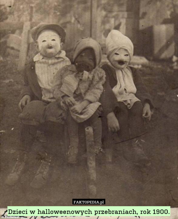 Dzieci w halloweenowych przebraniach, rok 1900. 