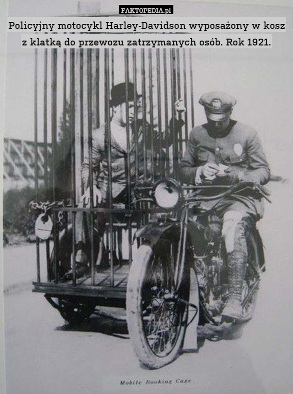 Policyjny motocykl Harley-Davidson wyposażony w kosz z klatką do przewozu zatrzymanych osób. Rok 1921. 