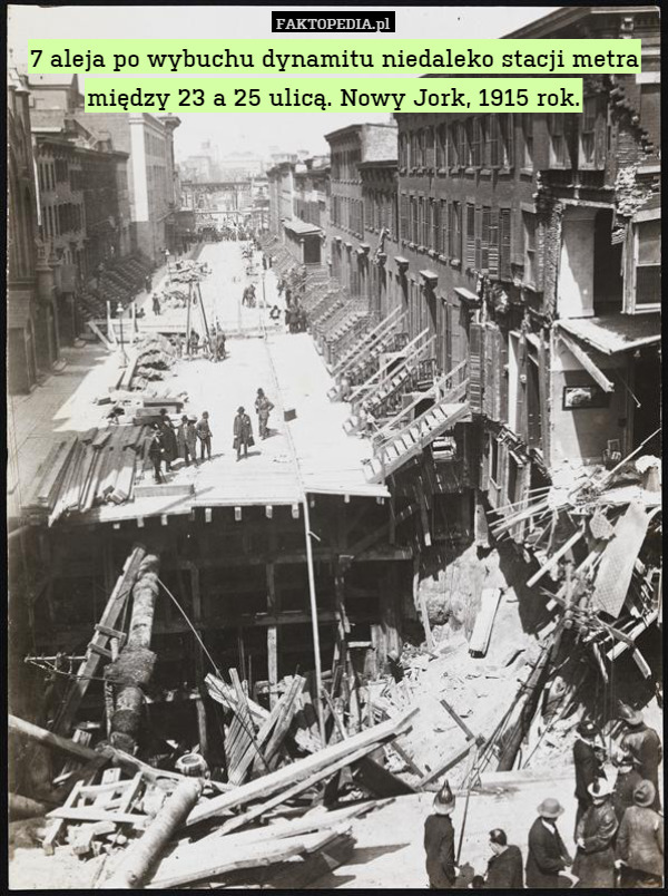 7 aleja po wybuchu dynamitu niedaleko stacji metra między 23 a 25 ulicą. Nowy Jork, 1915 rok. 