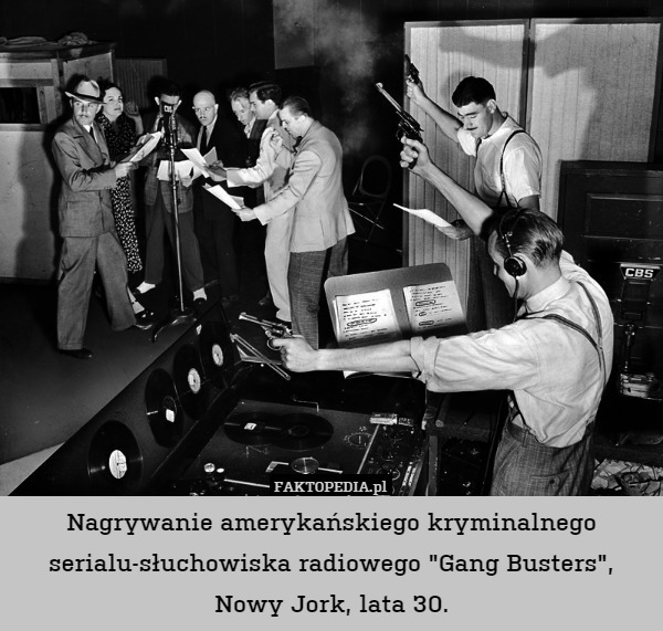Nagrywanie amerykańskiego kryminalnego serialu-słuchowiska radiowego "Gang Busters", Nowy Jork, lata 30. 