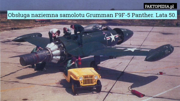 Obsługa naziemna samolotu Grumman F9F-5 Panther. Lata 50. 
