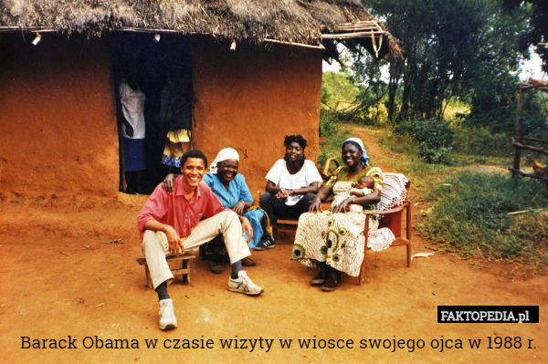 Barack Obama w czasie wizyty w wiosce swojego ojca w 1988 r. 