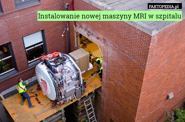 Instalowanie nowej maszyny MRI w szpitalu 