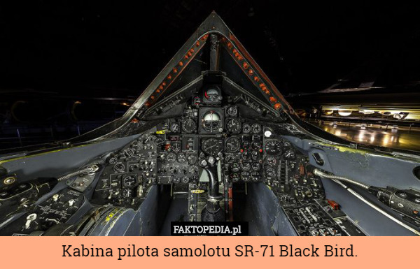 Kabina pilota samolotu SR-71 Black Bird. 