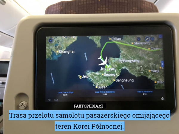 Trasa przelotu samolotu pasażerskiego omijającego teren Korei Północnej. 
