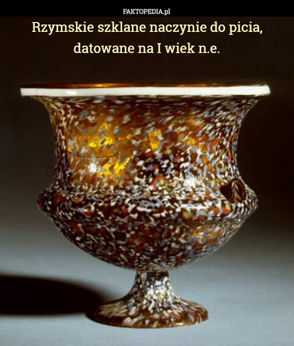 Rzymskie szklane naczynie do picia, datowane na I wiek n.e. 