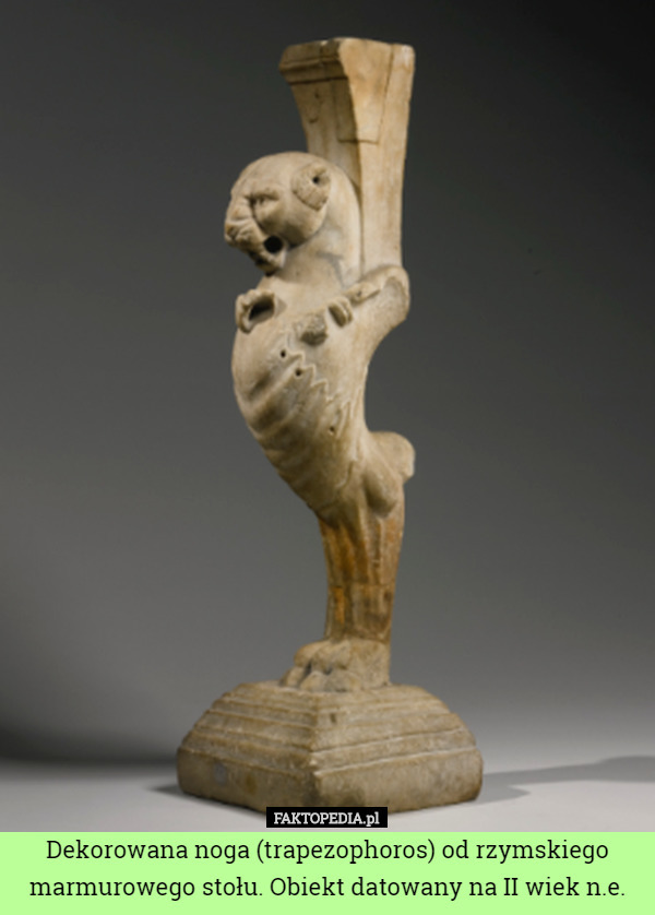 Dekorowana noga (trapezophoros) od rzymskiego marmurowego stołu. Obiekt datowany na II wiek n.e. 