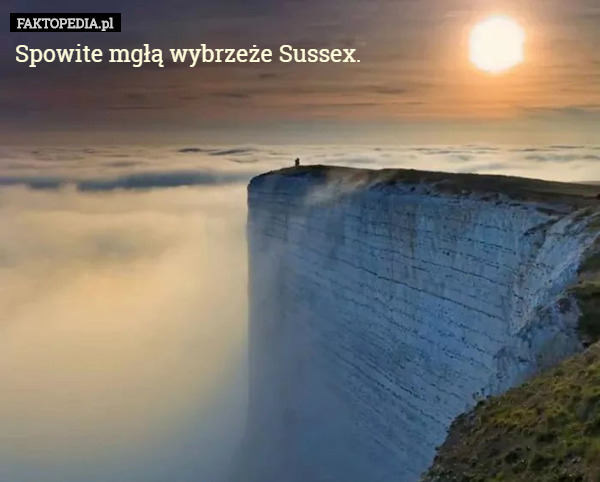 Spowite mgłą wybrzeże Sussex. 