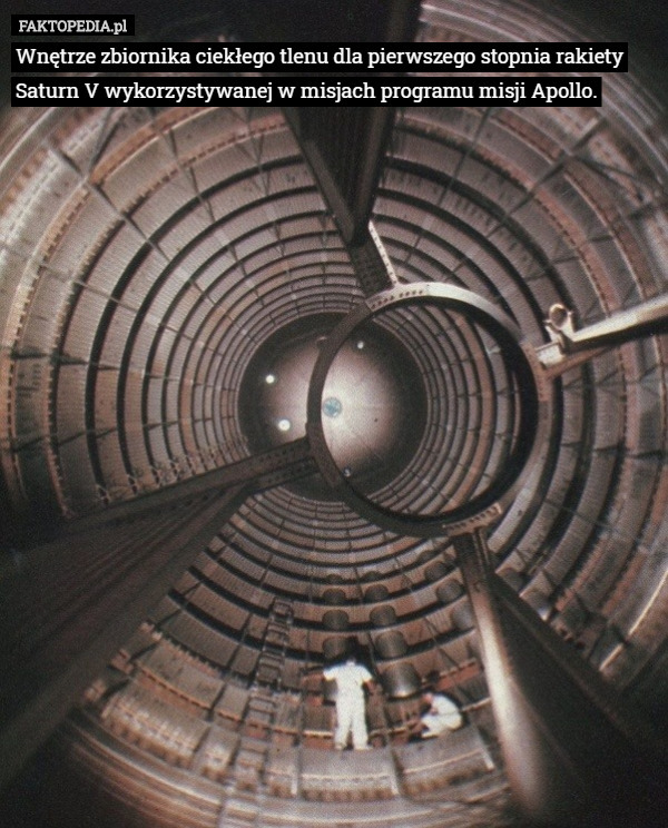 Wnętrze zbiornika ciekłego tlenu dla pierwszego stopnia rakiety Saturn V wykorzystywanej w misjach programu misji Apollo. 