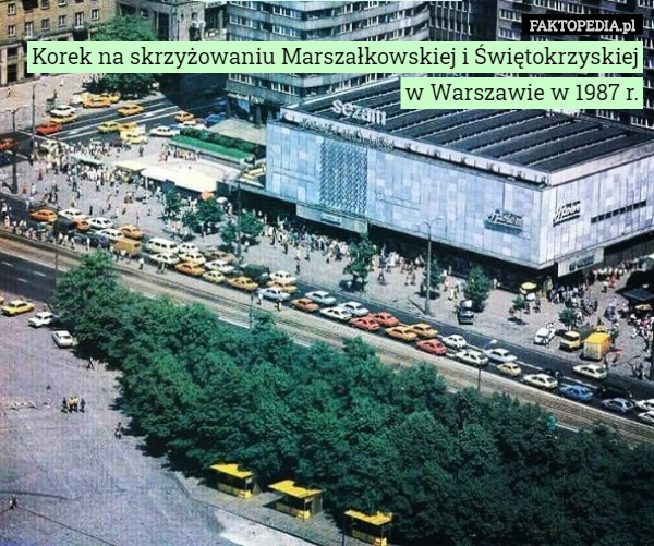 Korek na skrzyżowaniu Marszałkowskiej i Świętokrzyskiej w Warszawie w 1987 r. 