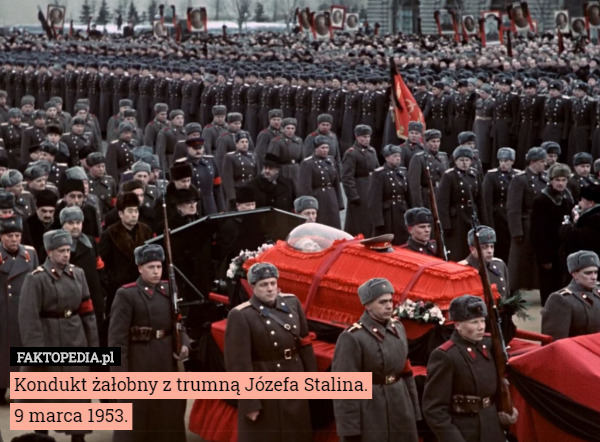 Kondukt żałobny z trumną Józefa Stalina.
9 marca 1953. 