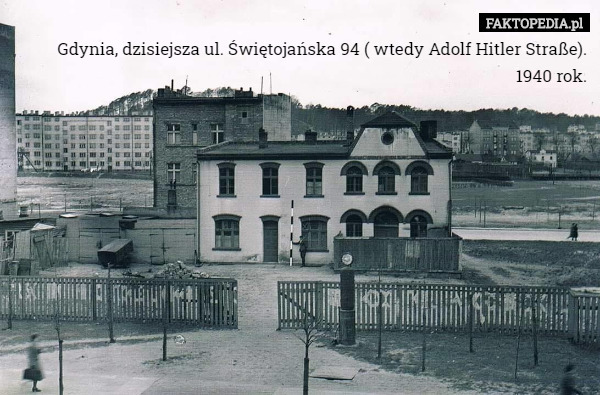 Gdynia, dzisiejsza ul. Świętojańska 94 ( wtedy Adolf Hitler Straße).
1940 rok. 