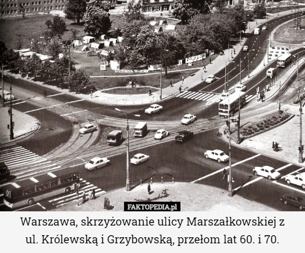 Warszawa, skrzyżowanie ulicy Marszałkowskiej z
 ul. Królewską i Grzybowską, przełom lat 60. i 70. 