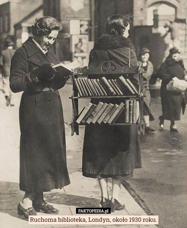 Ruchoma biblioteka, Londyn, około 1930 roku. 