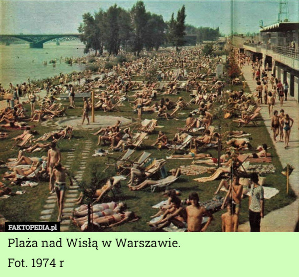 Plaża nad Wisłą w Warszawie.
Fot. 1974 r 