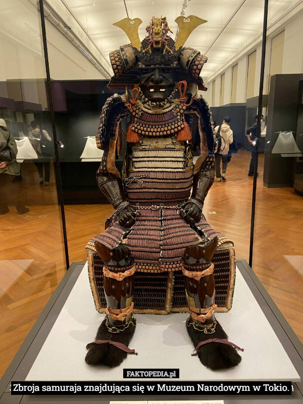 Zbroja samuraja znajdująca się w Muzeum Narodowym w Tokio. 