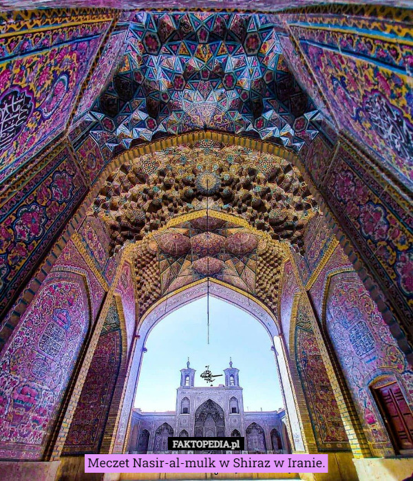 Meczet Nasir-al-mulk w Shiraz w Iranie. 
