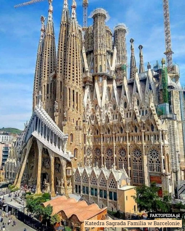 Katedra Sagrada Familia w Barcelonie. 