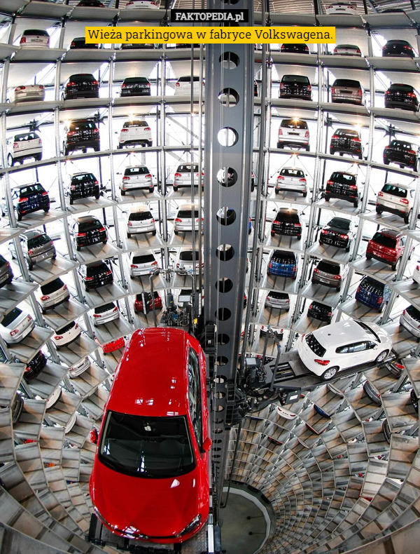 Wieża parkingowa w fabryce Volkswagena. 