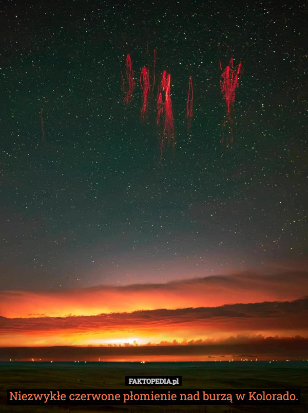 Niezwykłe czerwone płomienie nad burzą w Kolorado. 