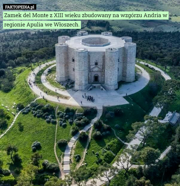 Zamek del Monte z XIII wieku zbudowany na wzgórzu Andria w regionie Apulia we Włoszech. 