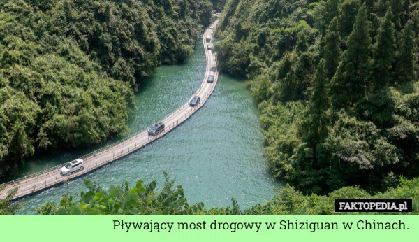 Pływający most drogowy w Shiziguan w Chinach. 